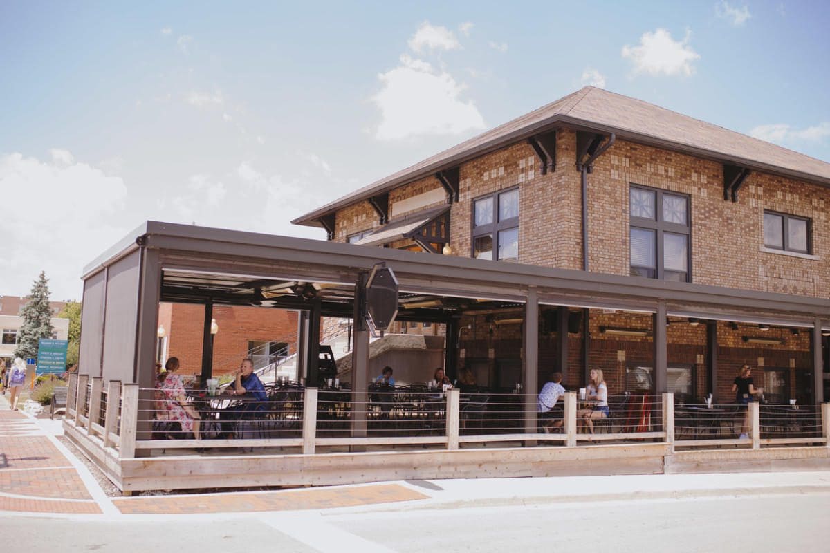 Woody's Library Restaurant